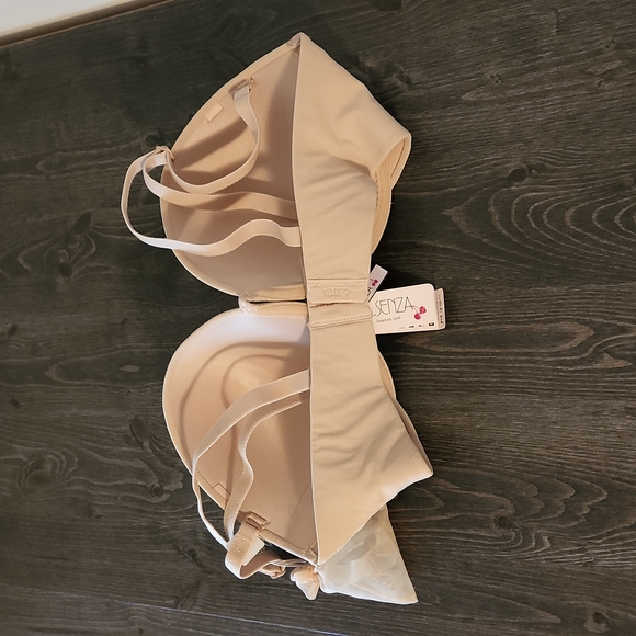 NWT Convertible Bra - Picture 2 of 4